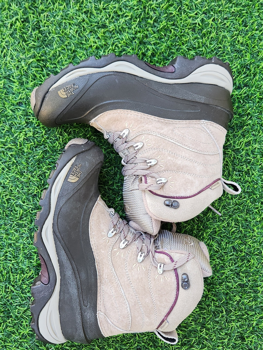 The North Face Women's Beige and Purple Lace-Up Hiking Boots SIZE 7